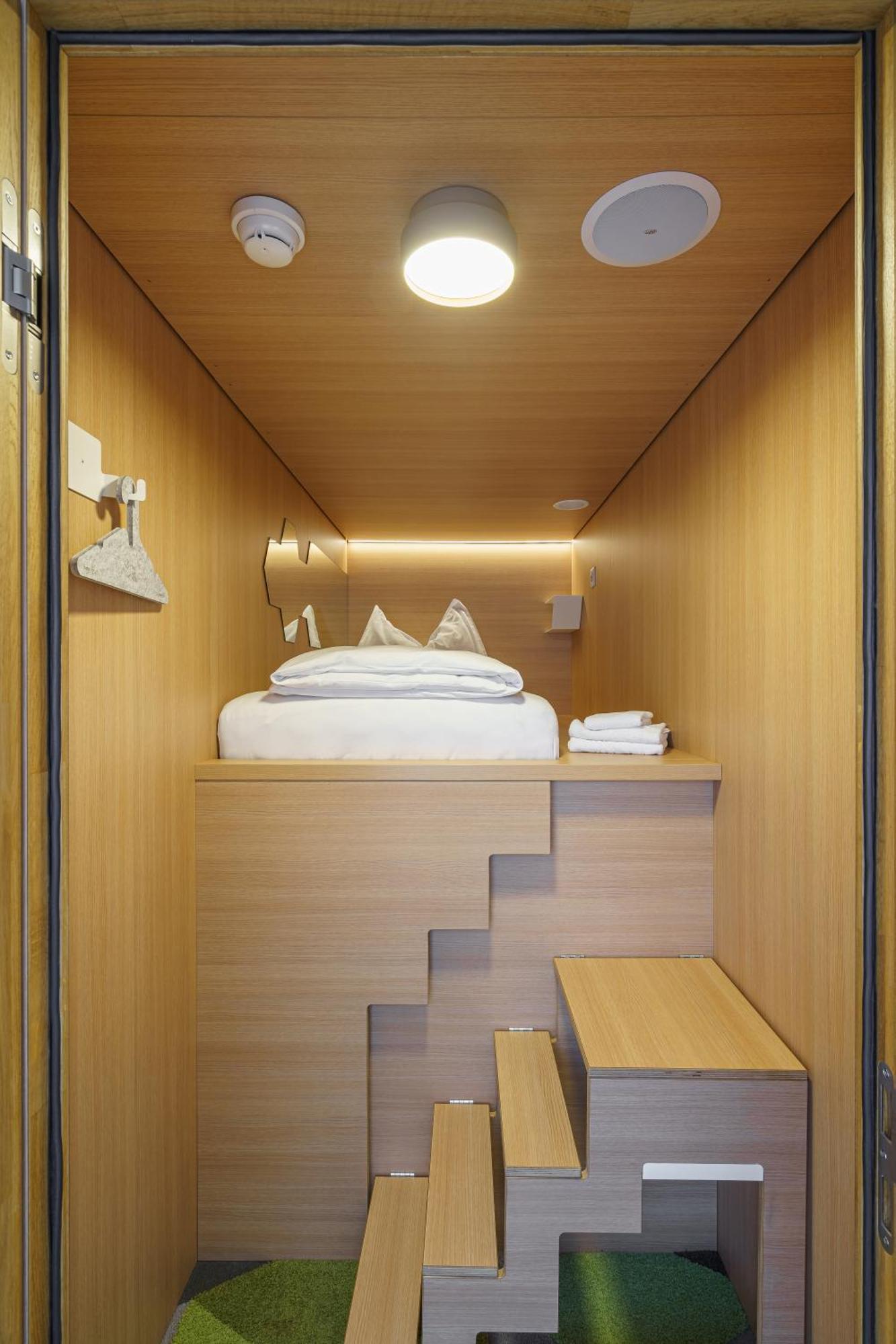 The Lab Capsule Hotel Thun Luaran gambar